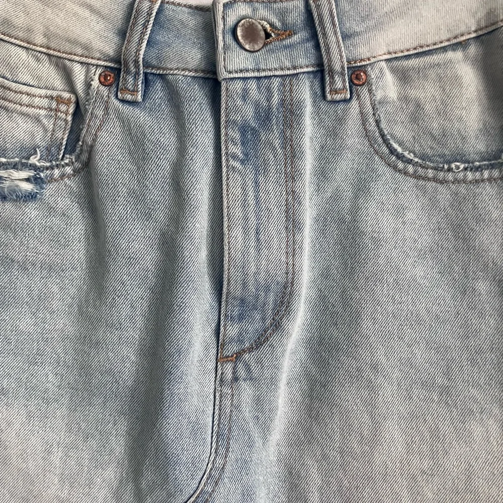 DL1961 Georgia High Waited Light Wash Denim Raw Hem Skirt Size XS - Picture 3 of 9